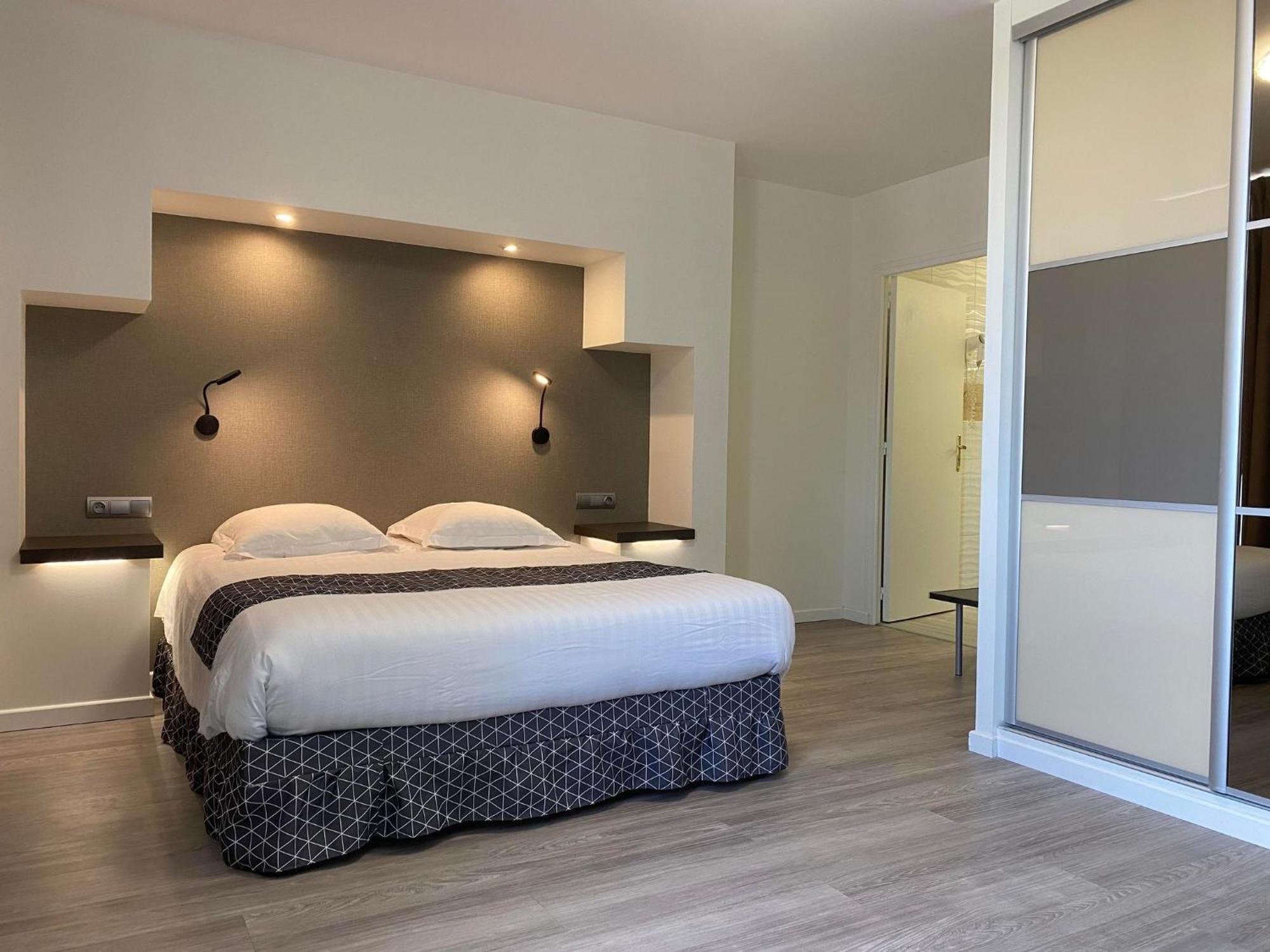 Hotel L'Aventure Morcenx Pokoj fotografie